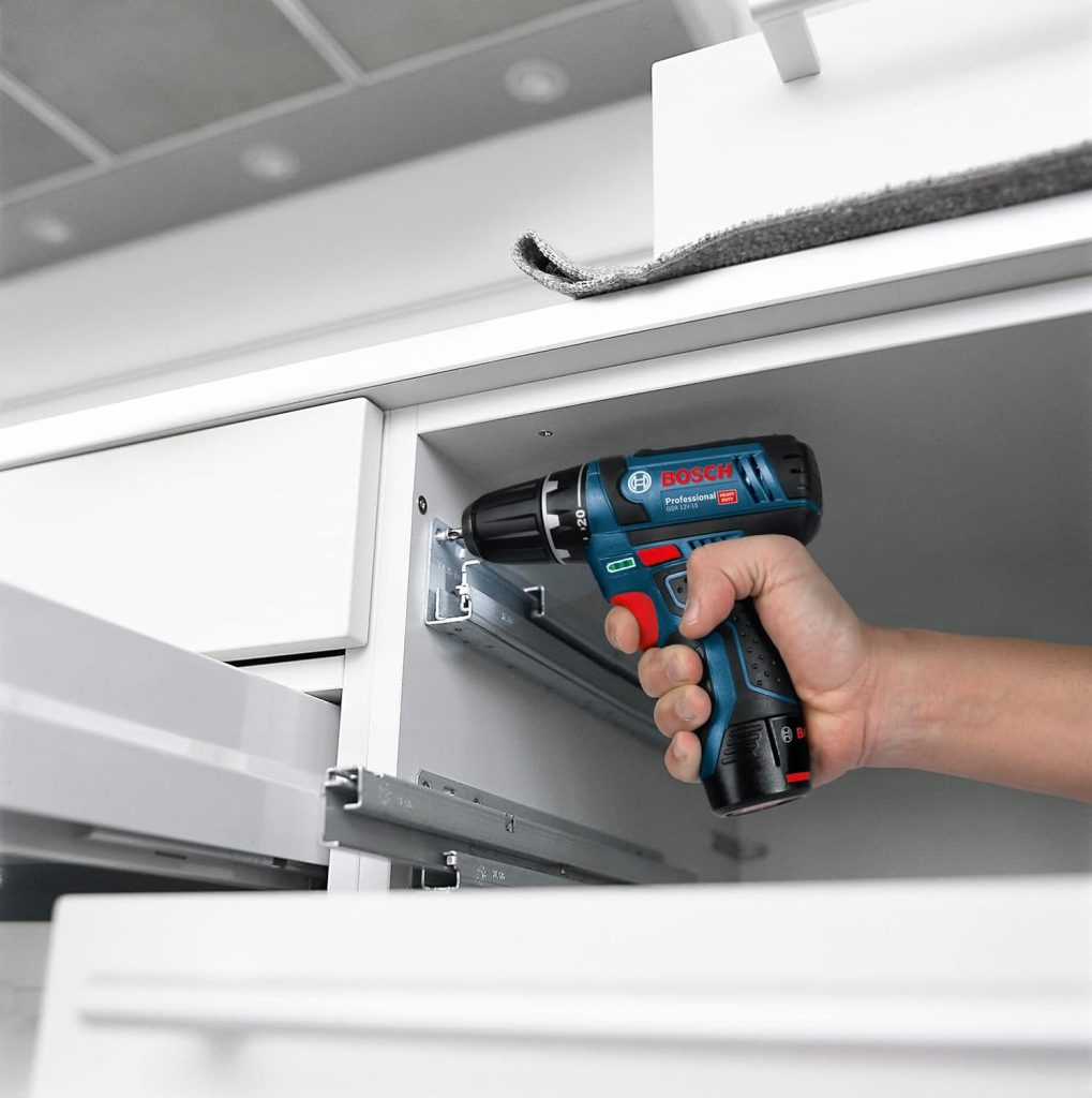 Bosch Professional 12V System GSR 12V-15 - Atornillador a batería (30 Nm, set 39 accesorios, 2 baterías x 2.0 Ah, en maletín de lona) - Amazon Exclusive